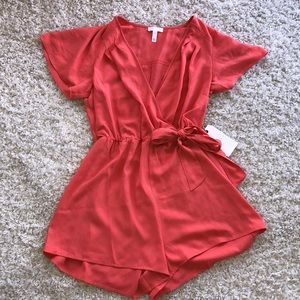 NWT coral romper! 👗